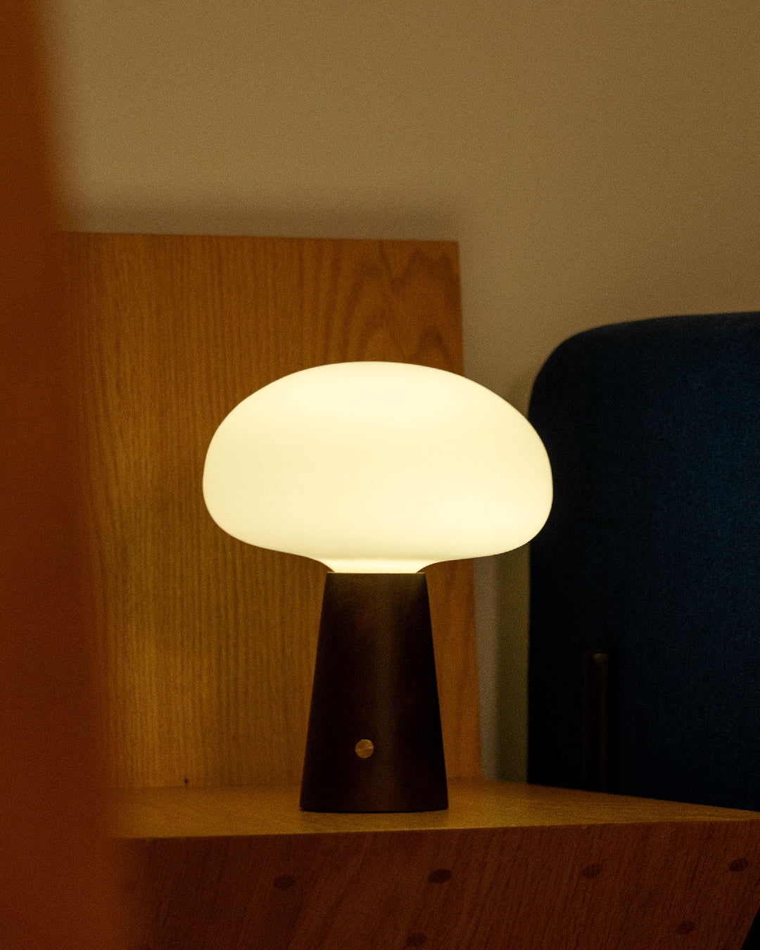 MOGU 可攜式充電實木蘑菇燈